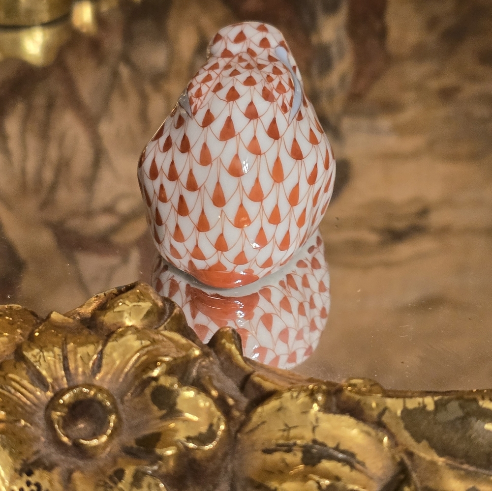 herend sitting fishnet bunny 15339 RUST RED w/gold accents STORE DISPLAY 2.25" - Picture 4 of 6